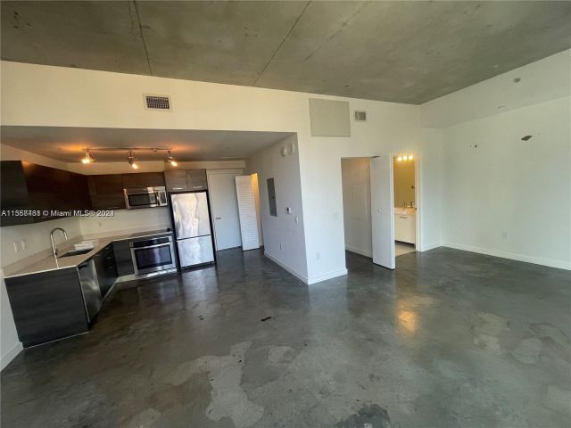 1-bedroom condo for sale in Miami - 151 SE 1st St 1505 - MondialRealty