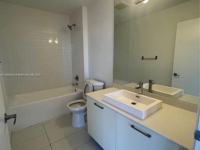 1-bedroom condo for sale in Miami - 151 SE 1st St 1505 - MondialRealty