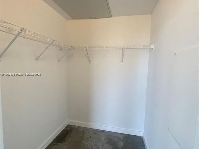 1-bedroom condo for sale in Miami - 151 SE 1st St 1505 - MondialRealty