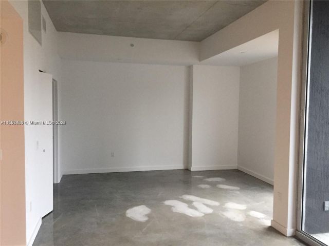 1-bedroom condo for sale in Miami - 151 SE 1st St 1505 - MondialRealty