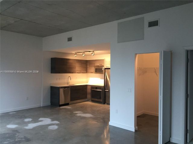 1-bedroom condo for sale in Miami - 151 SE 1st St 1505 - MondialRealty