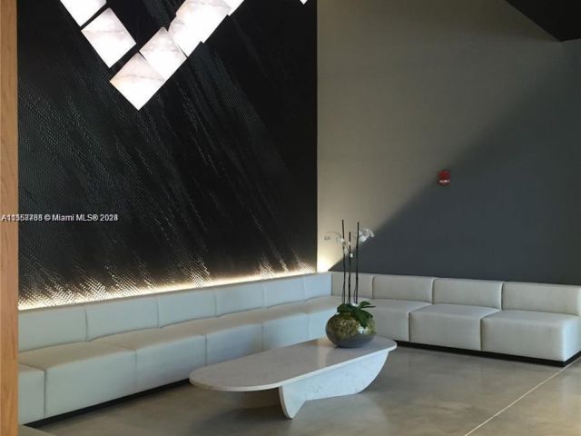 1-bedroom condo for sale in Miami - 151 SE 1st St 1505 - MondialRealty