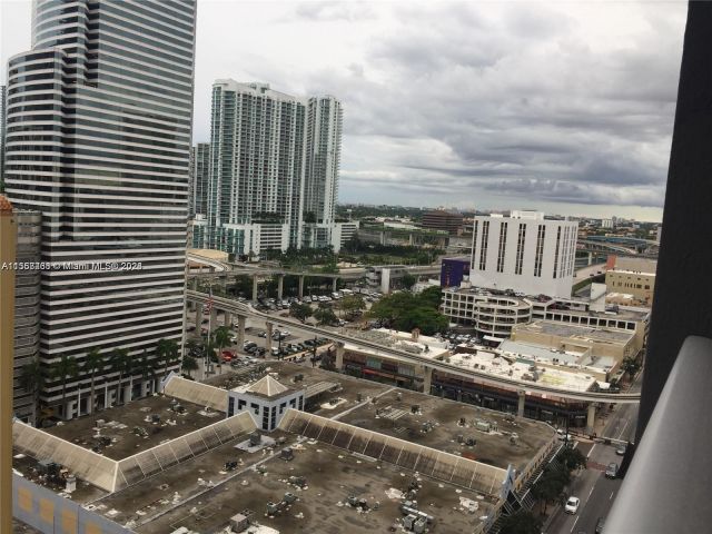 1-bedroom condo for sale in Miami - 151 SE 1st St 1505 - MondialRealty