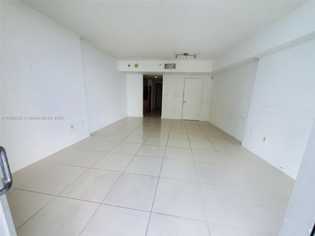 Apartment for sale  Unit #4407 - photo 5268475