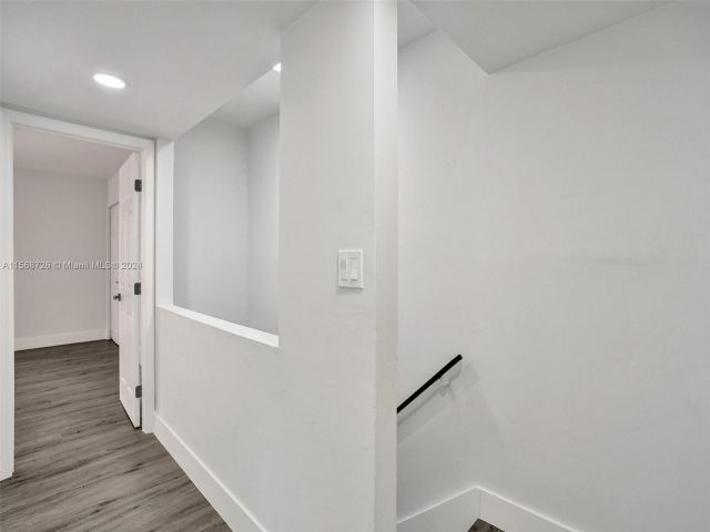 Home for sale at 2421 NW 11th St 20B - photo 5269318