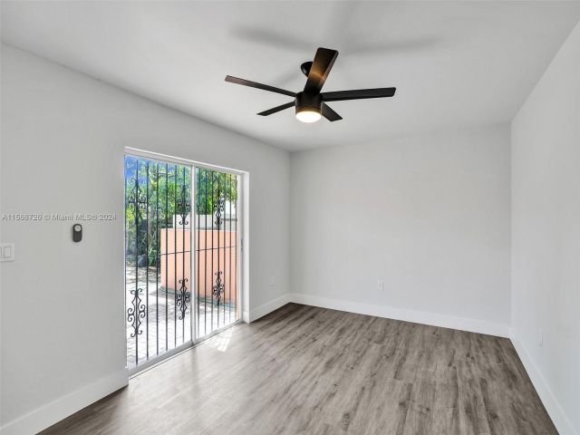 Home for sale at 2421 NW 11th St 20B - photo 5269332