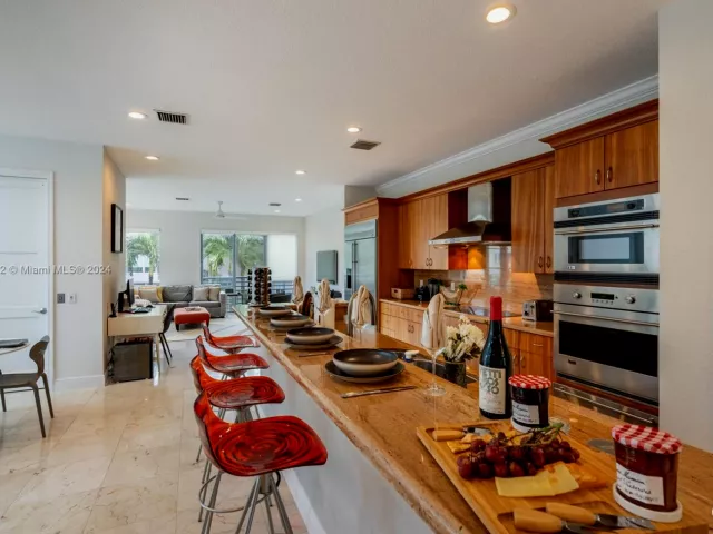 4-bedroom home for rent in Fort Lauderdale - 1412 SE 2nd St - MondialRealty