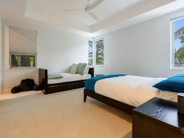 4-bedroom home for rent in Fort Lauderdale - 1412 SE 2nd St - MondialRealty