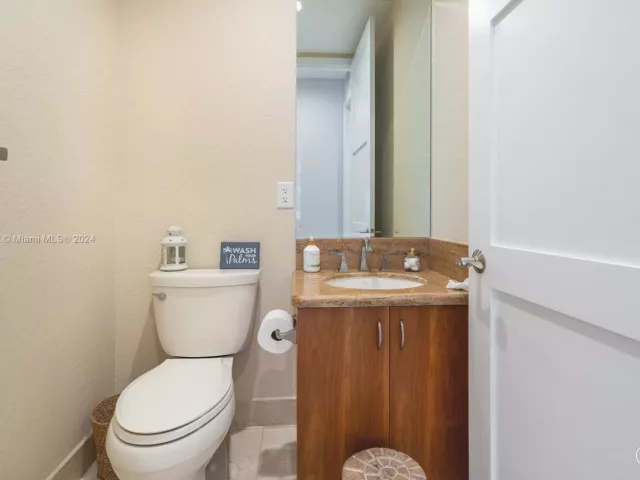 4-bedroom home for rent in Fort Lauderdale - 1412 SE 2nd St - MondialRealty