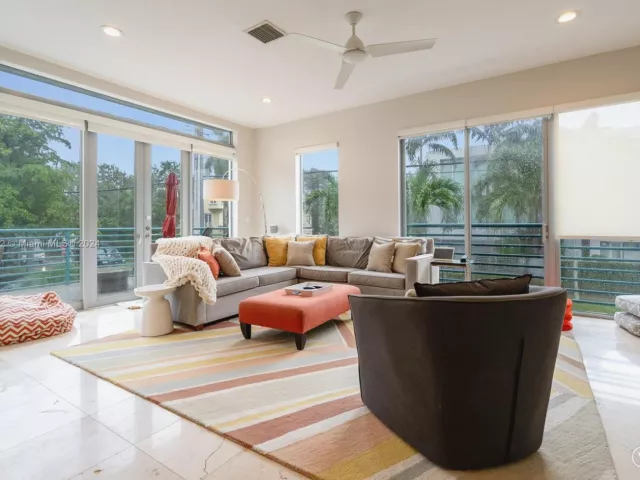 4-bedroom home for rent in Fort Lauderdale - 1412 SE 2nd St - MondialRealty