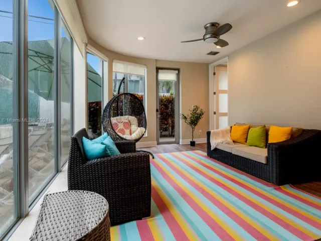 4-bedroom home for rent in Fort Lauderdale - 1412 SE 2nd St - MondialRealty