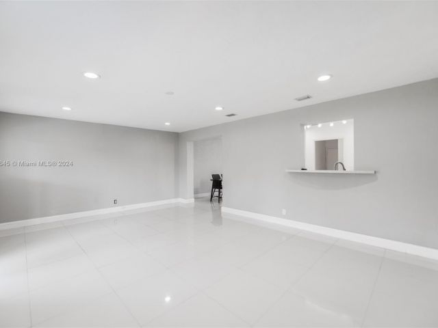 Home for sale at 104 SW 7th St - photo 5267849