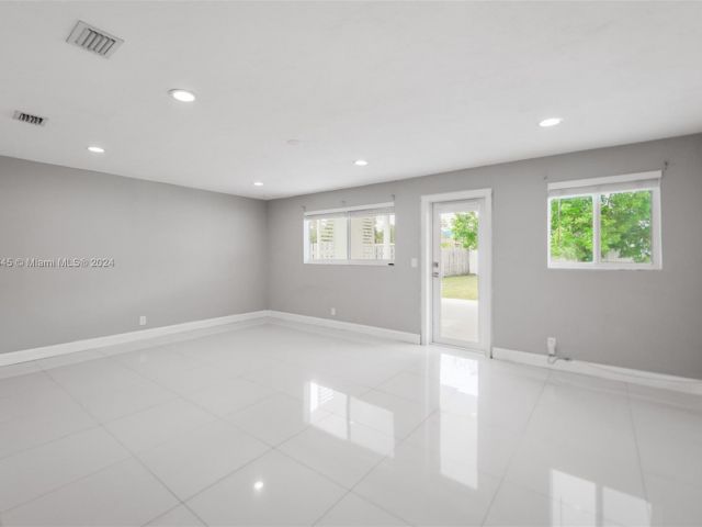 Home for sale at 104 SW 7th St - photo 5267851