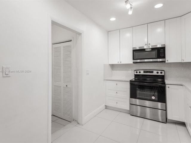 Home for sale at 104 SW 7th St - photo 5267853
