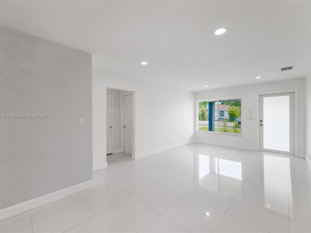 Home for sale at 104 SW 7th St - photo 5267856