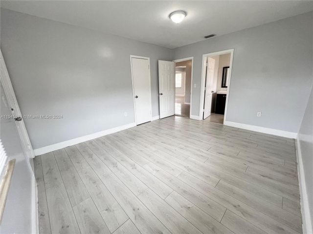 Home for rent at 1620 NW 42nd St - photo 5267936
