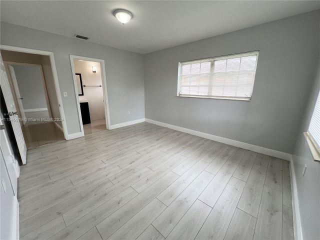 Home for rent at 1620 NW 42nd St - photo 5267937