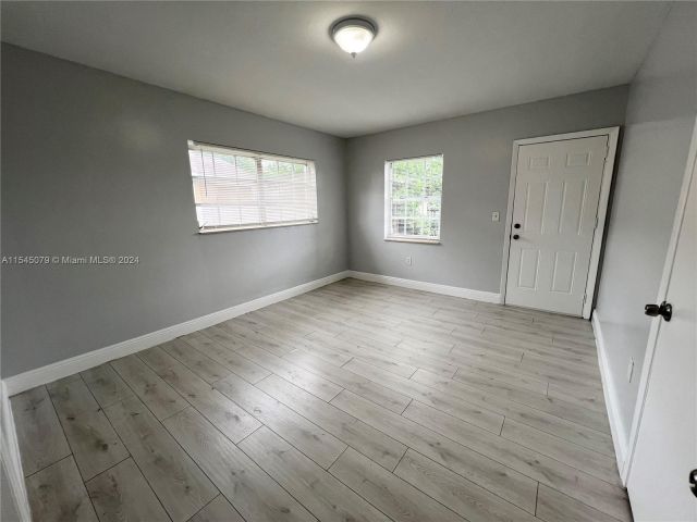 Home for rent at 1620 NW 42nd St - photo 5267938