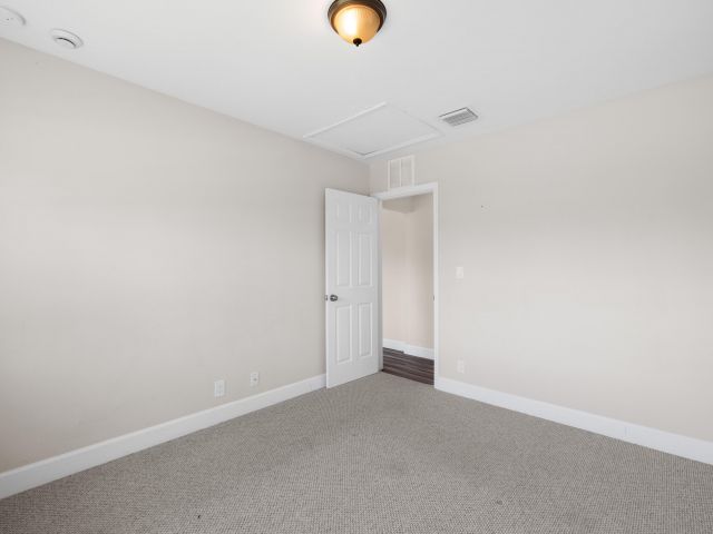 Home for rent at 401 50th Street - photo 5268398