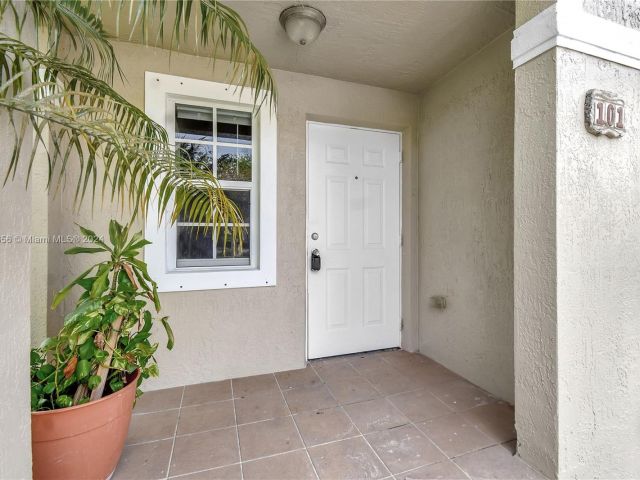Home for rent at 13958 SW 260th St 101 - photo 5268273