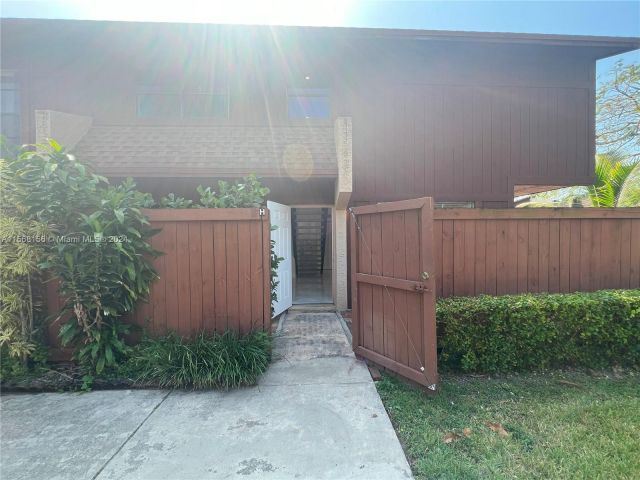 Home for rent at 6435 SW 116th Pl H - photo 5268333