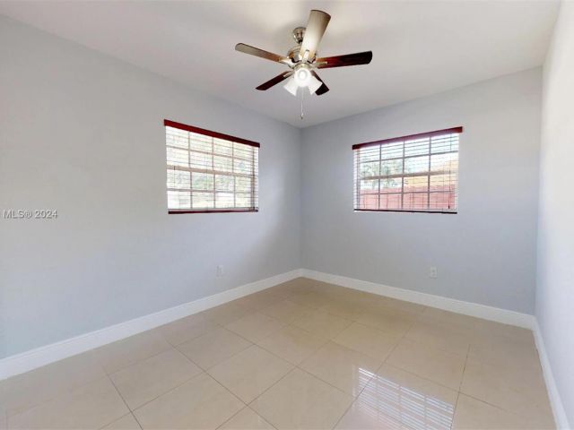 Home for rent at 15340 SW 306th St A - photo 5270969