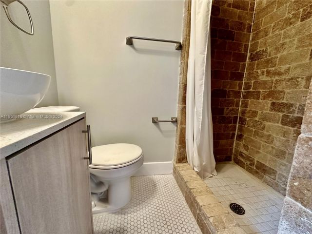 Home for rent at 327 W 28th St main - photo 5269163
