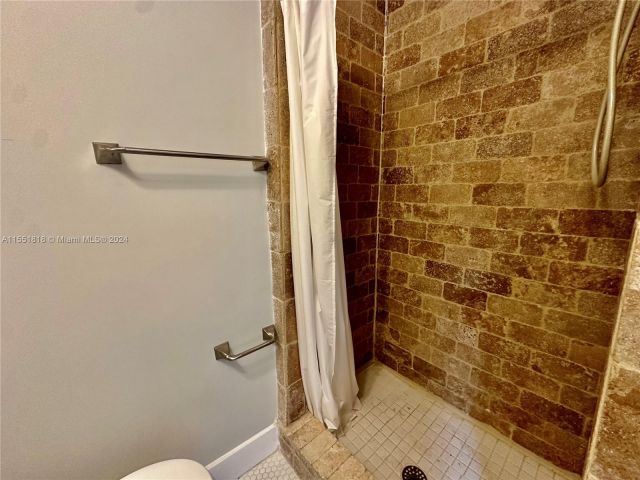 Home for rent at 327 W 28th St main - photo 5269164
