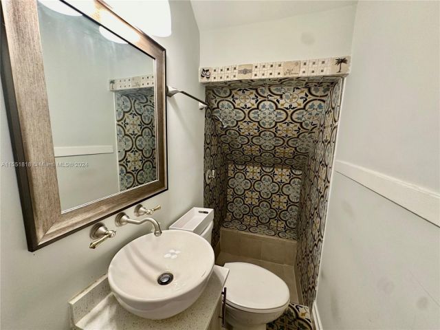 Home for rent at 327 W 28th St main - photo 5269166