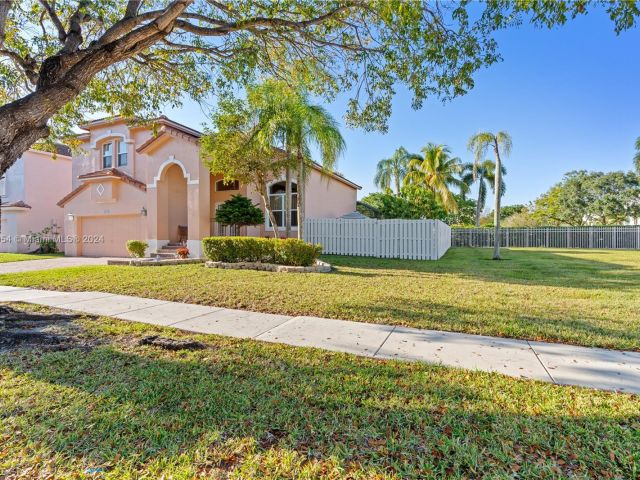 Home for sale at 18438 NW 9th St - photo 5308180