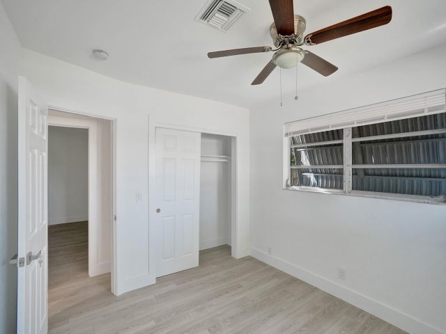 Home for rent at 898 SW 10th Avenue - photo 5301807