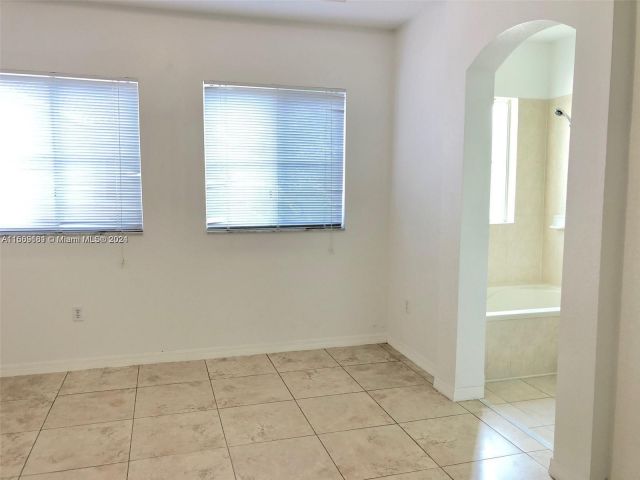 Home for rent at 8527 NW 108th Ave 4-41 - photo 5271689