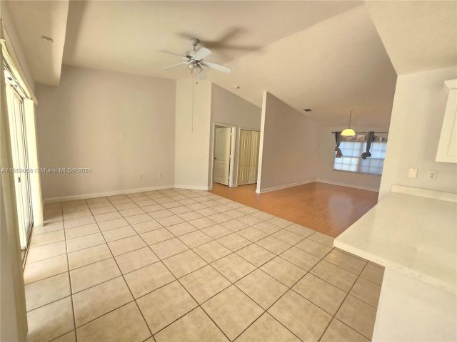 Home for rent at 18207 SW 151st Ave - photo 5272097