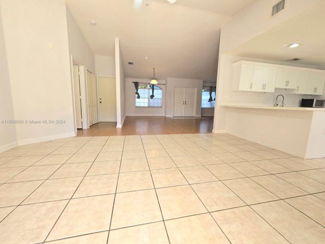 Home for rent at 18207 SW 151st Ave - photo 5272103