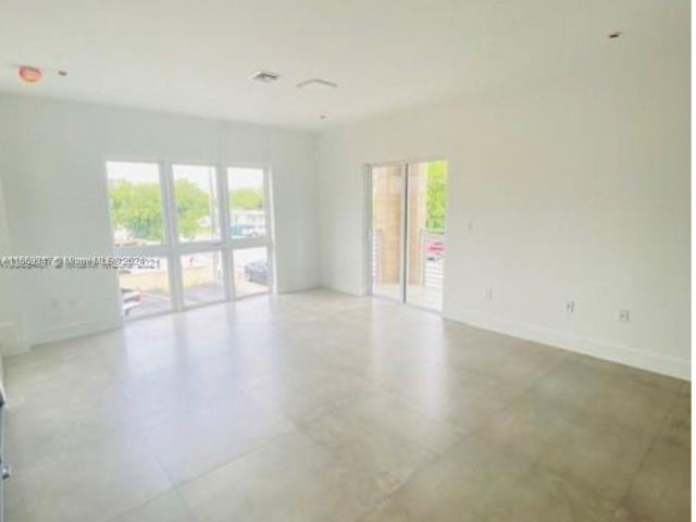 Home for rent at 434 SW 10th St B - photo 5273849