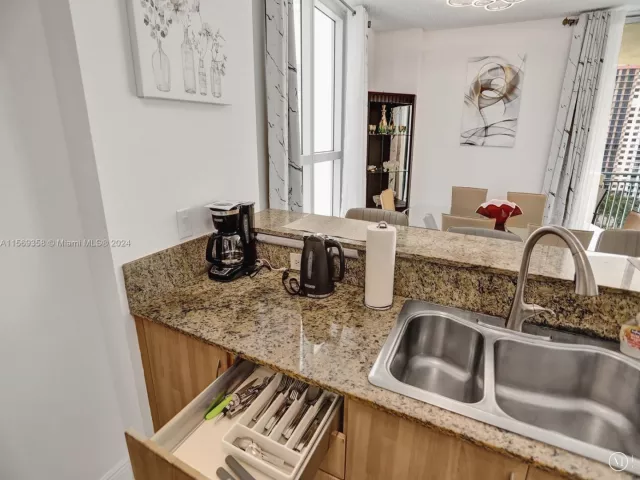 Apartment for rent  Unit #1101 - photo 5276308