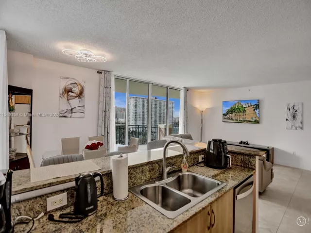 Apartment for rent  Unit #1101 - photo 5276309