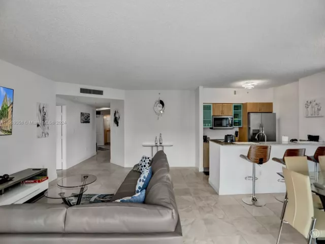 Apartment for rent  Unit #1101 - photo 5276312