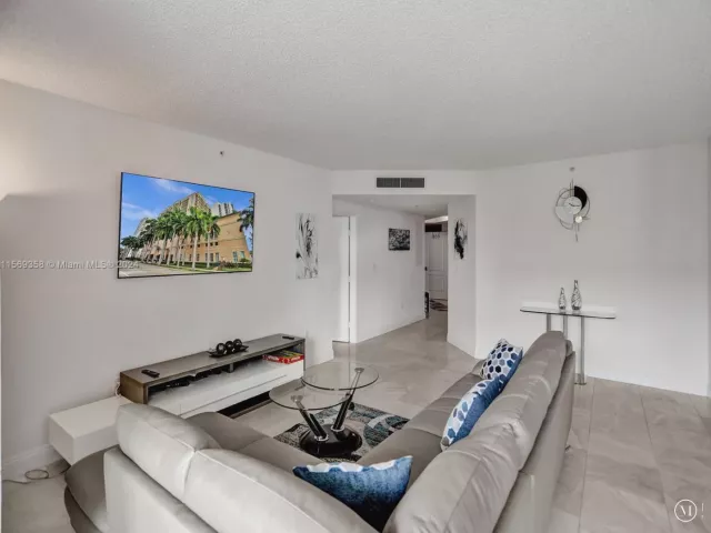 Apartment for rent  Unit #1101 - photo 5276313