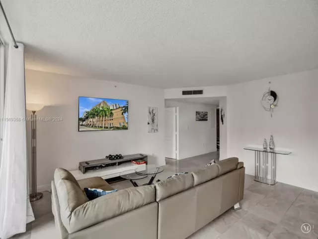 Apartment for rent  Unit #1101 - photo 5276315