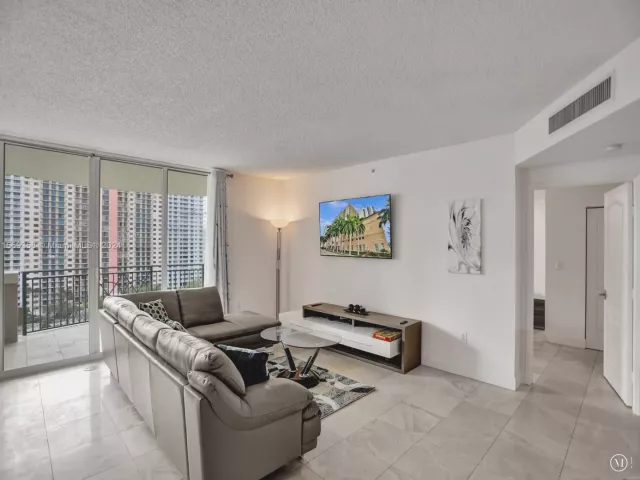 Apartment for rent  Unit #1101 - photo 5276316