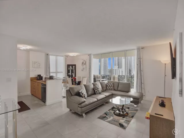 Apartment for rent  Unit #1101 - photo 5276317