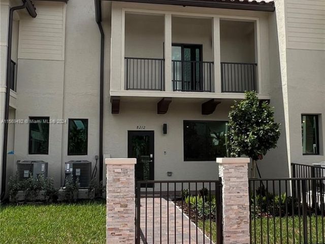 Home for sale at 8212 NW 43rd St 8212 - photo 5276096