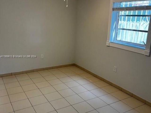 Home for rent at 3609 SW 17th St 3609 - photo 5275800