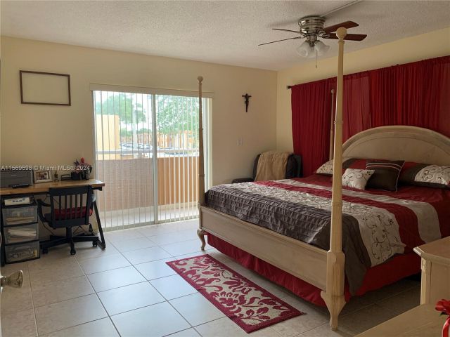 Home for rent at 6241 SW 131st Ct 102 - photo 5275892