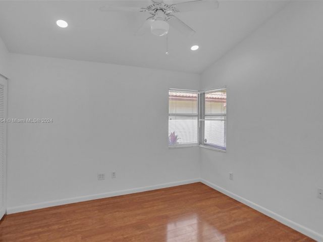 Home for rent at 800 SW 113th Ter - photo 5378442