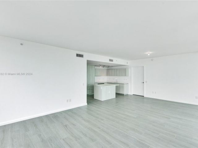 Apartment for sale  Unit #301 - photo 5283363