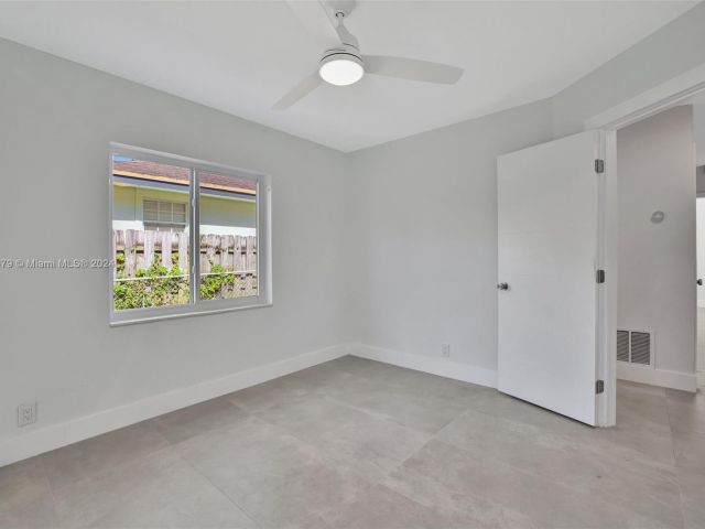 Home for rent at 1000 SW 19th St - photo 5282977