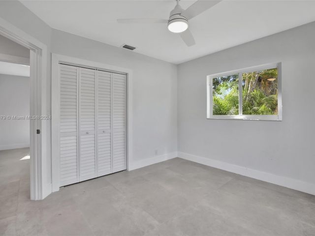 Home for rent at 1000 SW 19th St - photo 5282978
