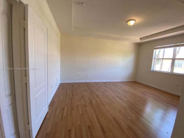 Home for rent at 11221 NW 75th Ter 11221 - photo 5280938